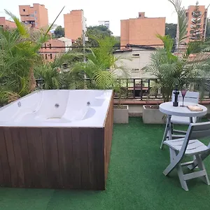 The Emerald, Apartamento