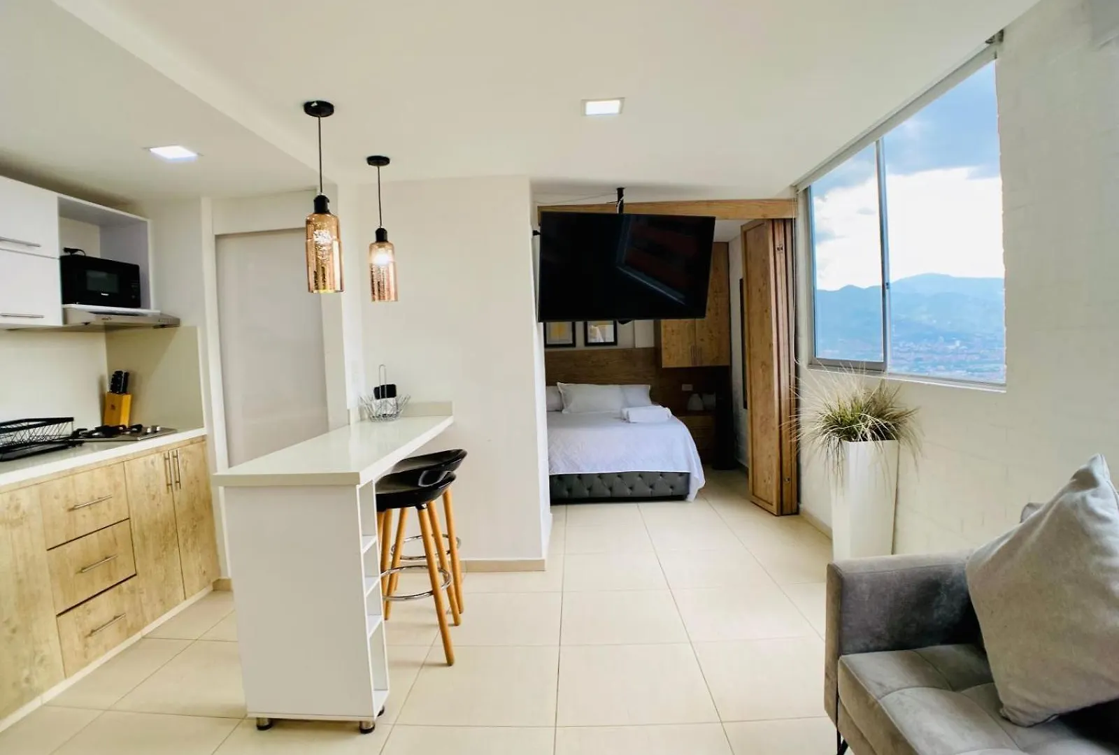 Cozy Apto In Poblado Medellin