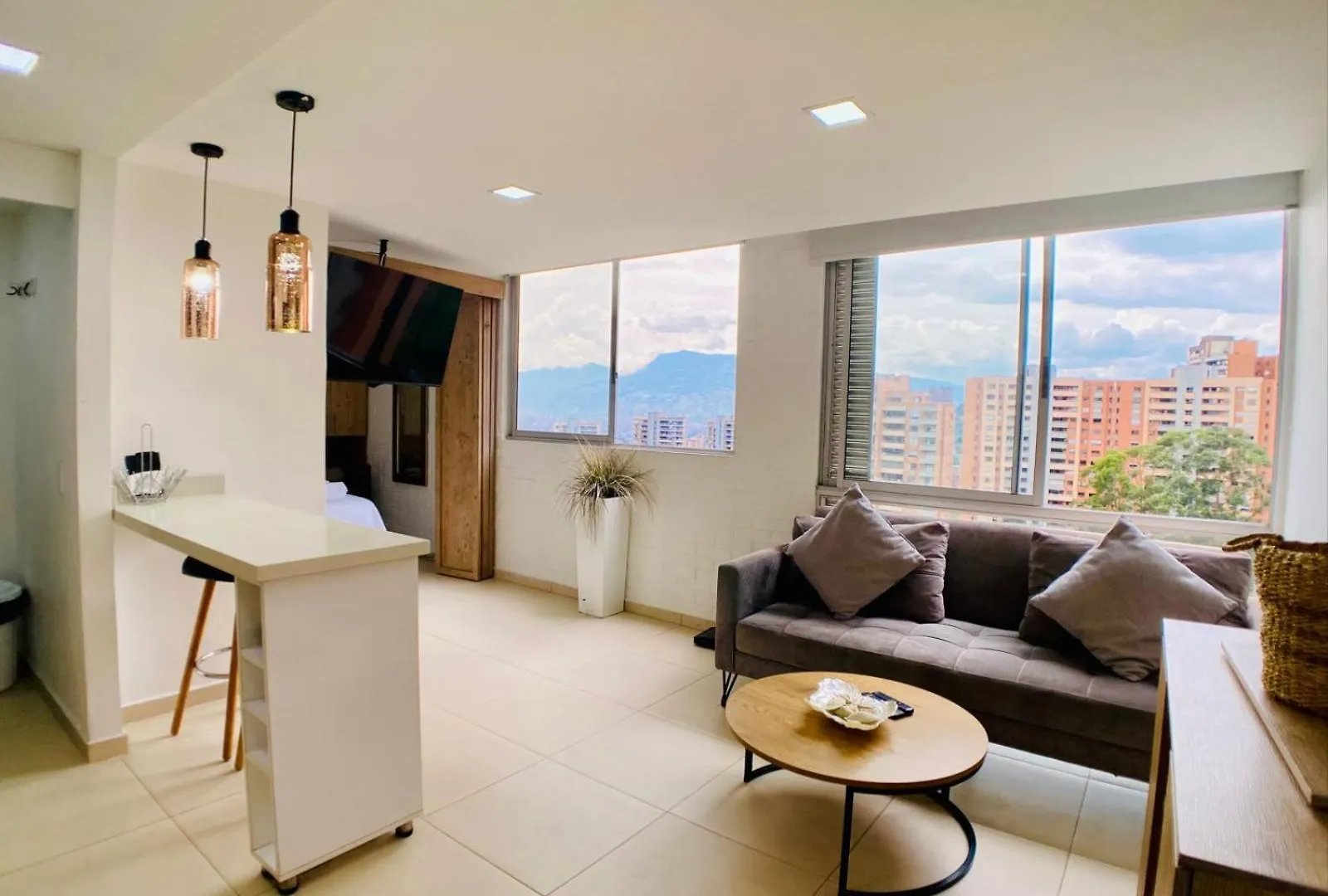 Cozy Apto In Poblado Medellin Apartment